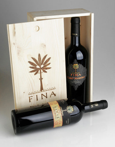 Fina_Vini_-_Bausa_Caro_Maestro: 150 cl Magnumflasche Rotwein kaufen/bestellen online im Italienshop 🇮🇹: Cabernet Sauvignon, Merlot, Petit Verdot Magnum Flasche Holzkiste Geschenk. Nero d'Avola Bausa Terre Siciliane kaufen von Fina Vini. BT1.5LTBAUSA Fr. 49.90 (Schweiz)